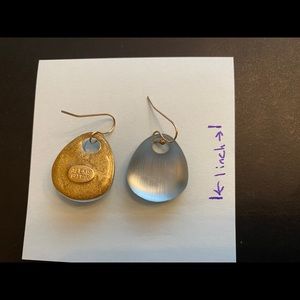 Alexis Bittar lucite earring